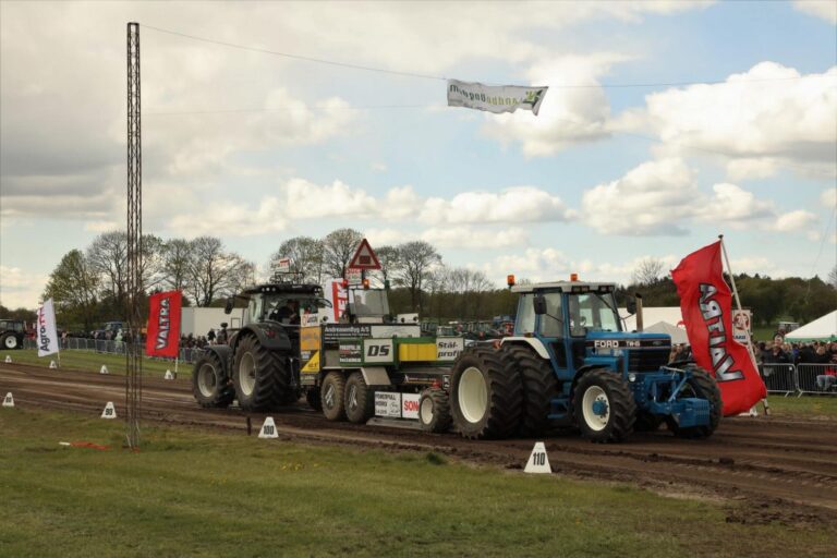 Agrotek-Valtra-Landbo-Ungdom-Hobro-Traktortraek-i-Hobro-2019-18-1024x683-1